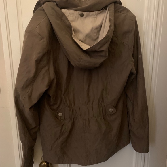 Alia Beige Jacket - Picture 3 of 4